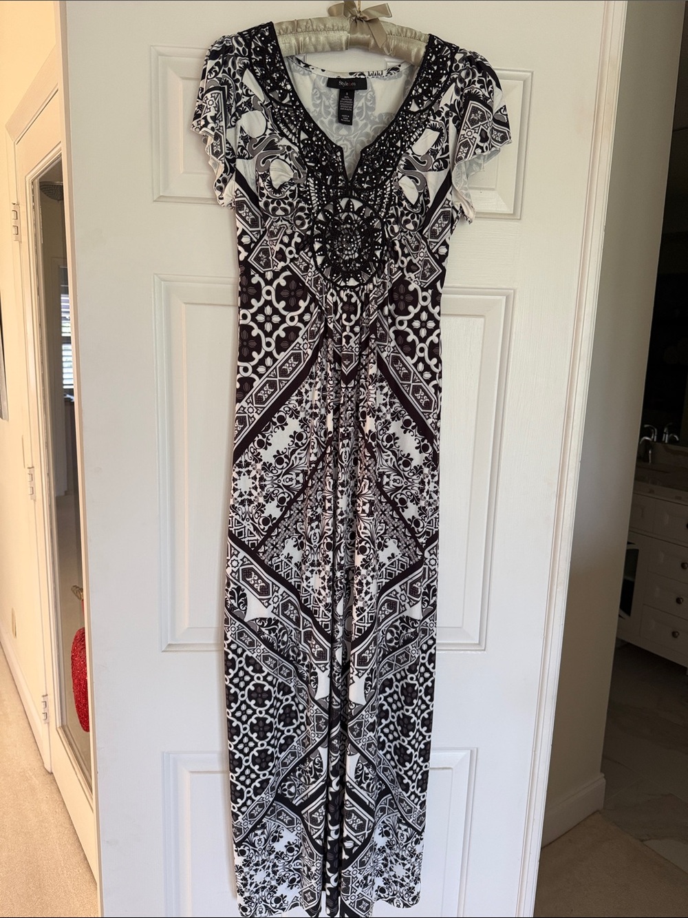 Style & Co. Black and White V‑Neck Patterned Maxi Dress Size S